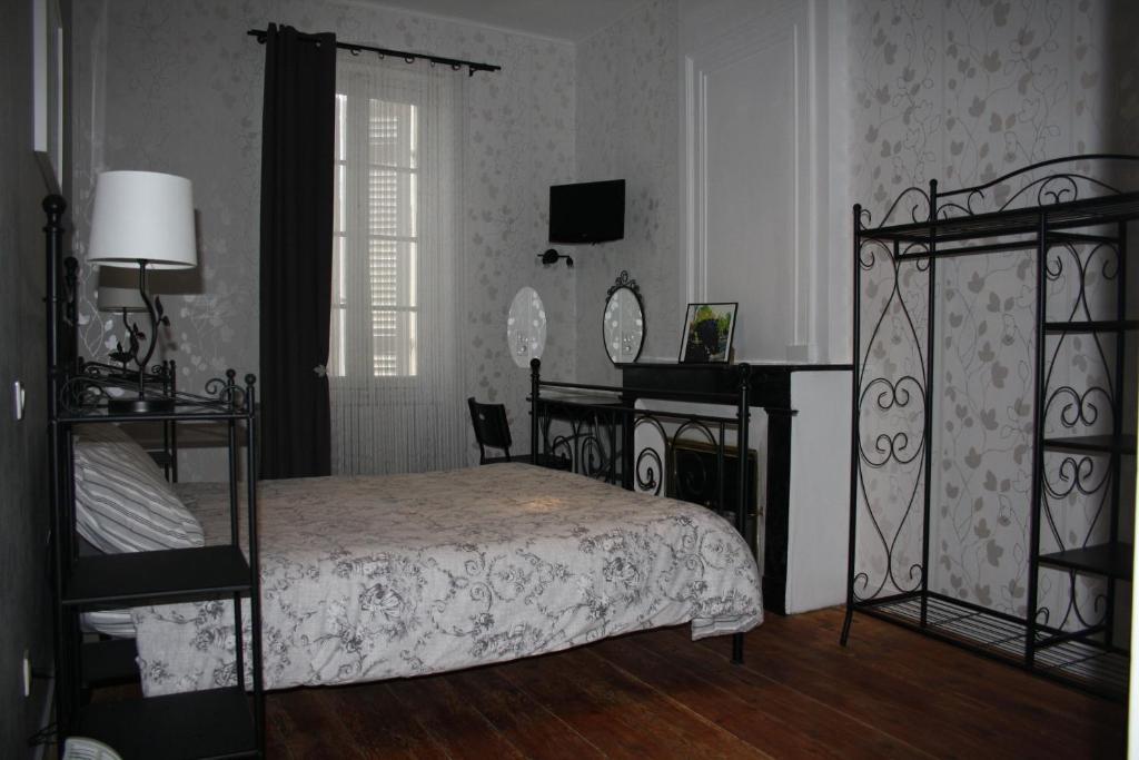 Bed and Breakfast Le Medoc De Maxou Lamarque Zimmer foto
