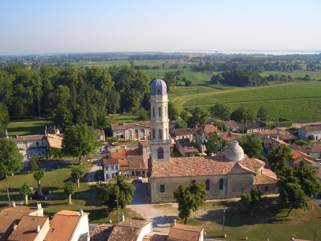 Bed and Breakfast Le Medoc De Maxou Lamarque Exterior foto