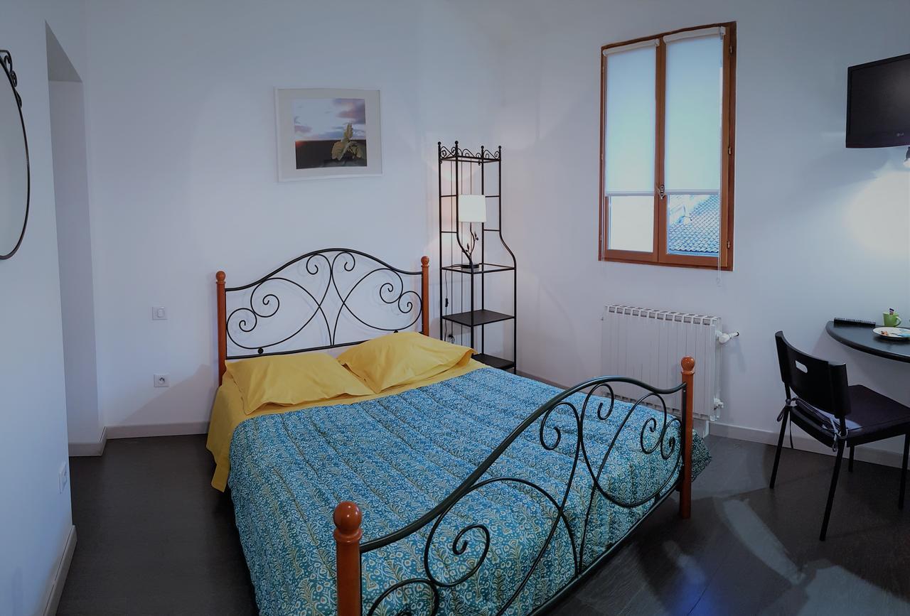 Bed and Breakfast Le Medoc De Maxou Lamarque Exterior foto