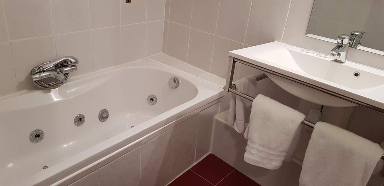 Bed and Breakfast Le Medoc De Maxou Lamarque Exterior foto